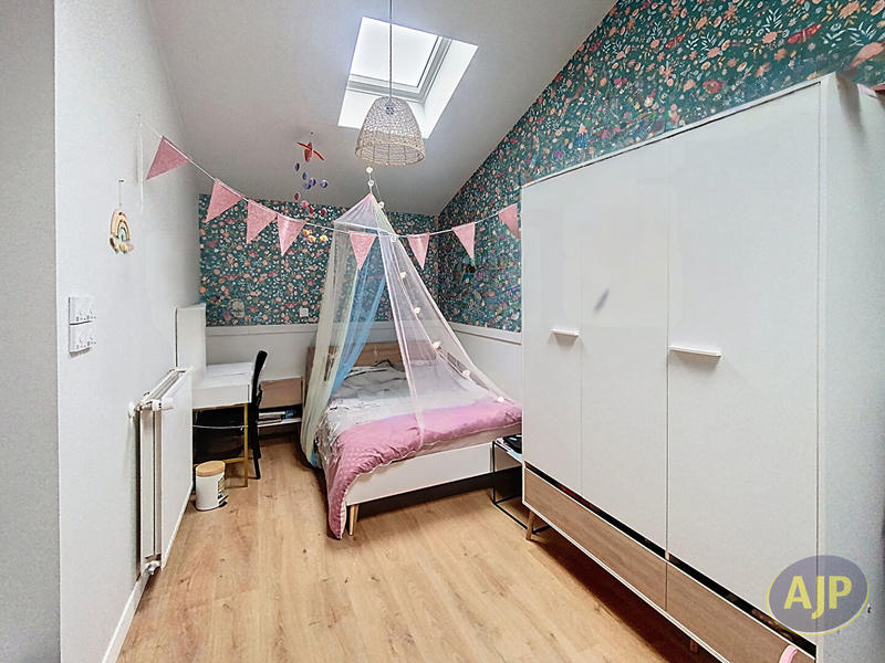 Maison - 182 m² - 4 pièces