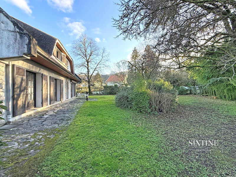 Maison - 186 m² - 8 pièces