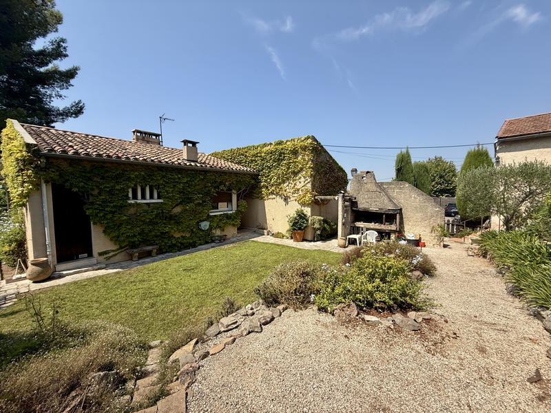 Maison - 400 m² - 9 pièces