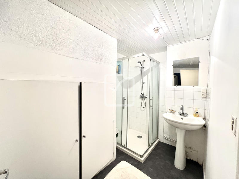 Maison - 245 m² - 11 pièces