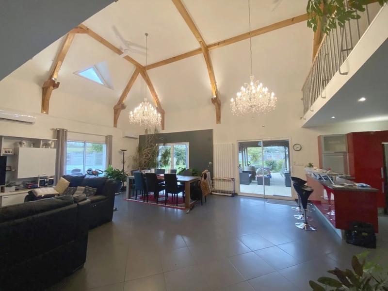 Maison - 200 m² - 5 pièces