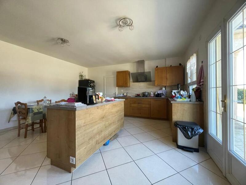 Maison - 270 m² - 9 pièces