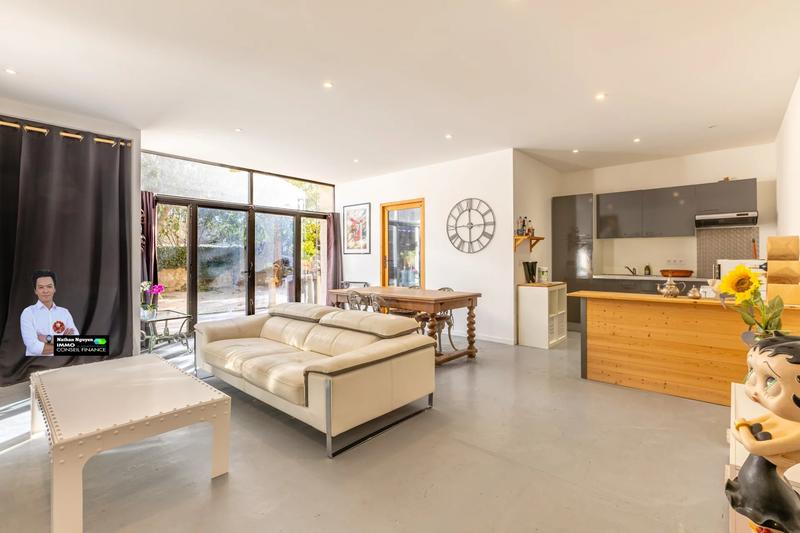 Mas - 303 m² - 9 pièces