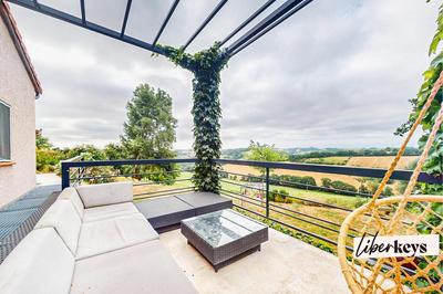 Maison - 162 m² - 6 pièces