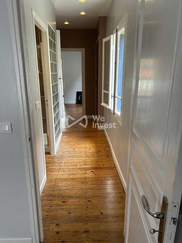 Maison - 185 m² - 10 pièces