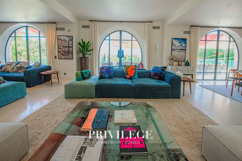 Propriété - 480 m² - 10 pièces