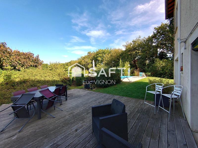 Maison - 200 m² - 7 pièces