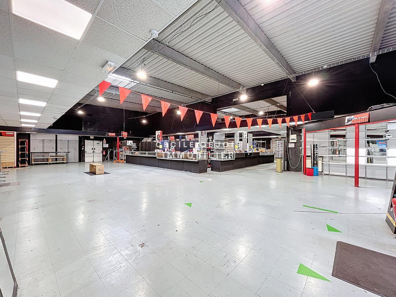 Local commercial - 348 m²
