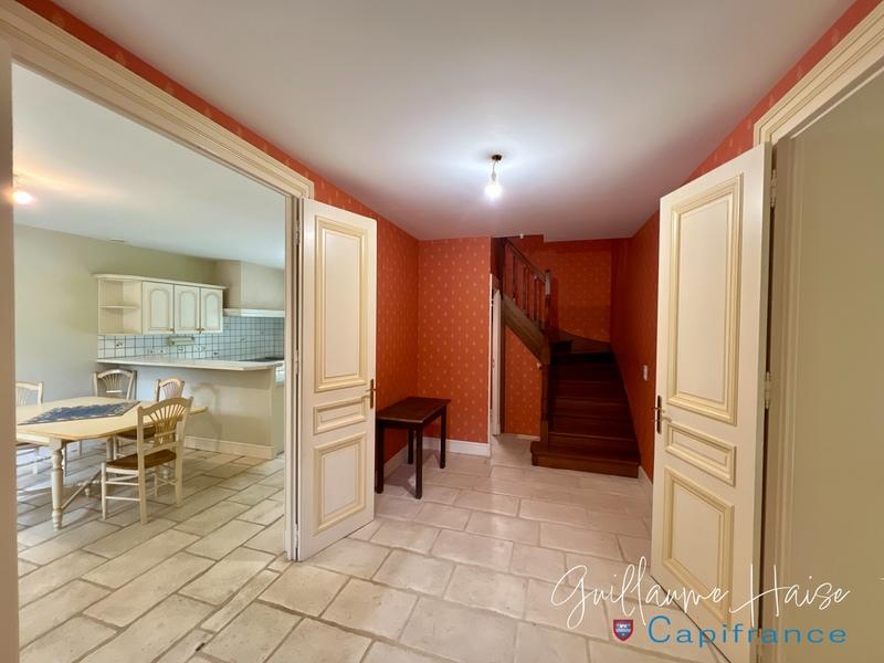 Propriété - 248 m² - 6 pièces