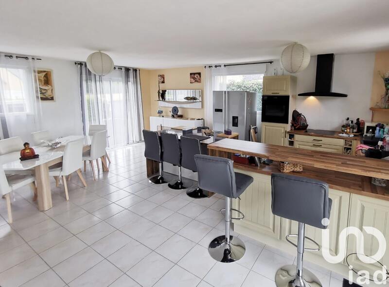 Maison - 98 m² - 5 pièces