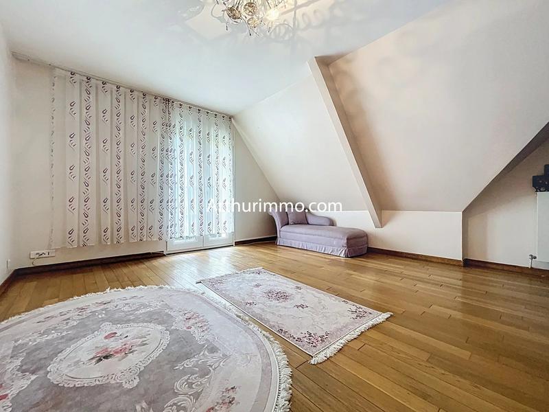 Maison - 190 m² - 6 pièces