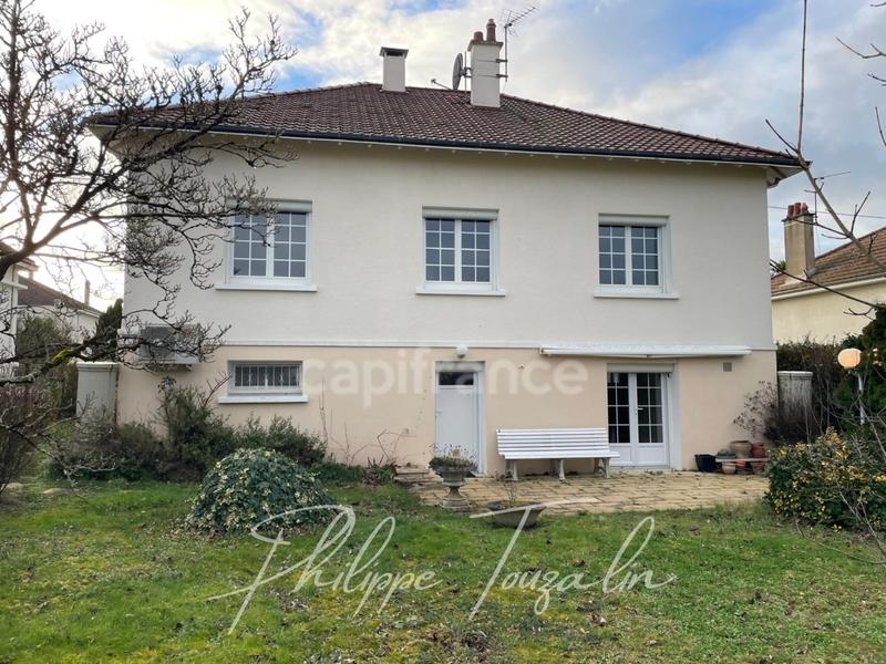 Maison - 152 m² - 8 pièces