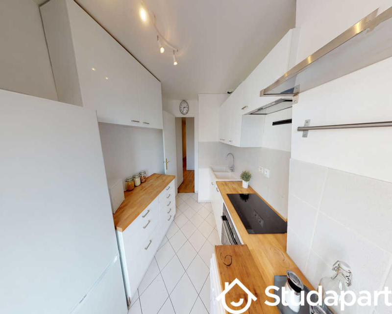 Chambre - 80 m² - 1 pièce