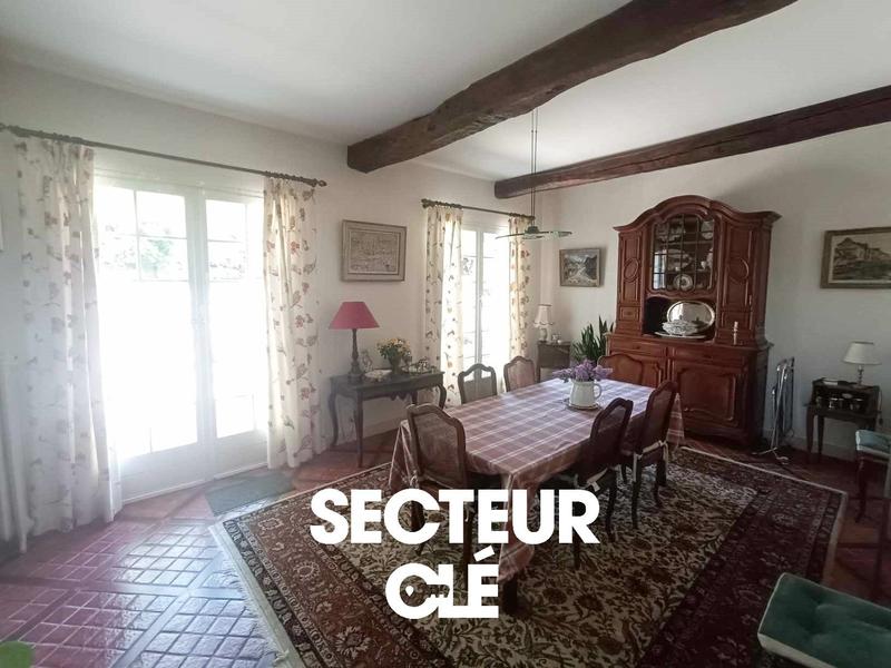 Maison - 230 m² - 5 pièces