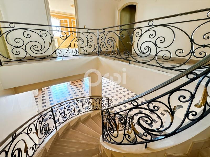 Villa - 375 m² - 6 pièces