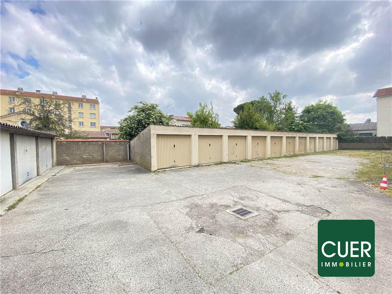 Parking / Garage - 12 m²