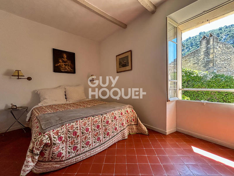 Maison - 270 m² - 10 pièces