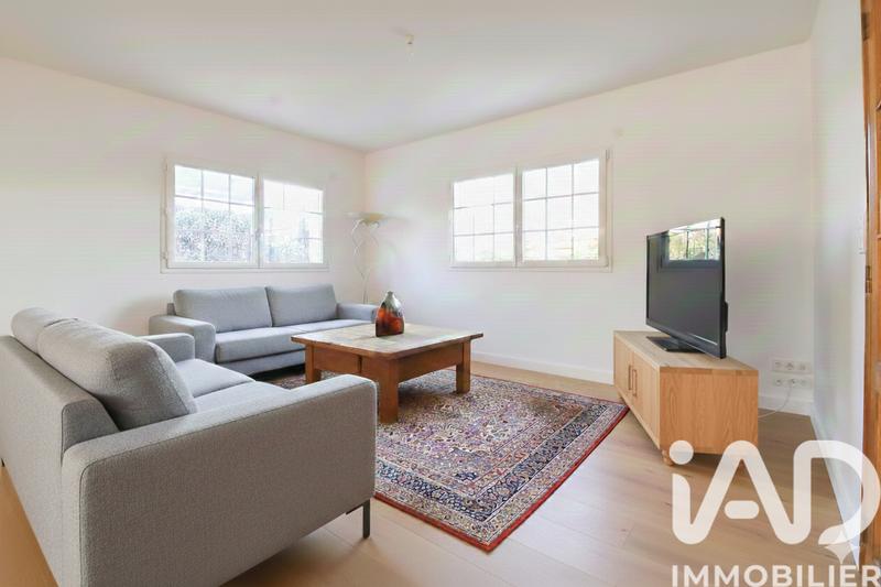 Maison - 235 m² - 7 pièces