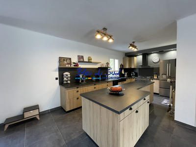 Maison - 140 m² - 5 pièces