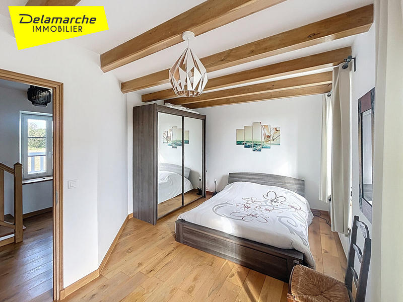 Maison - 233 m² - 7 pièces