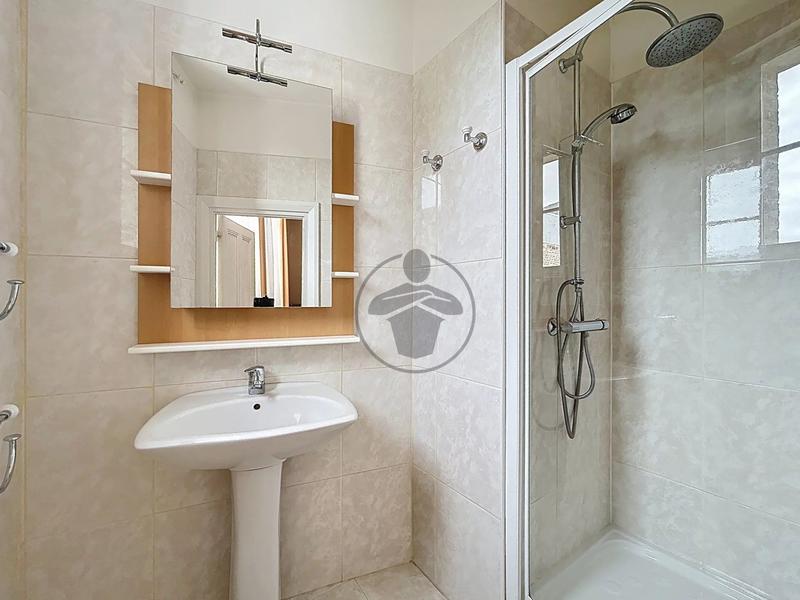 Maison - 199 m² - 6 pièces