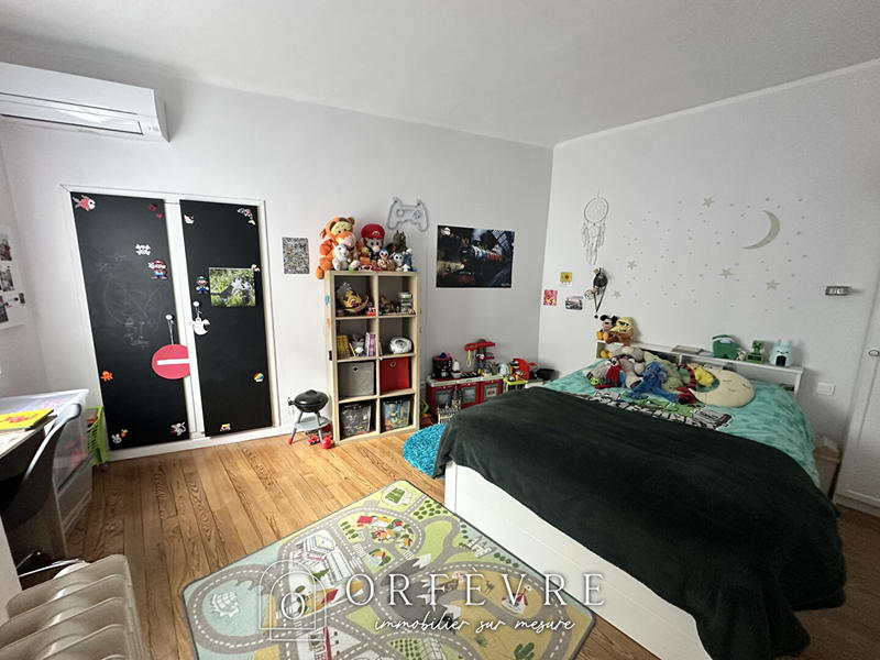 Maison - 200 m² - 7 pièces