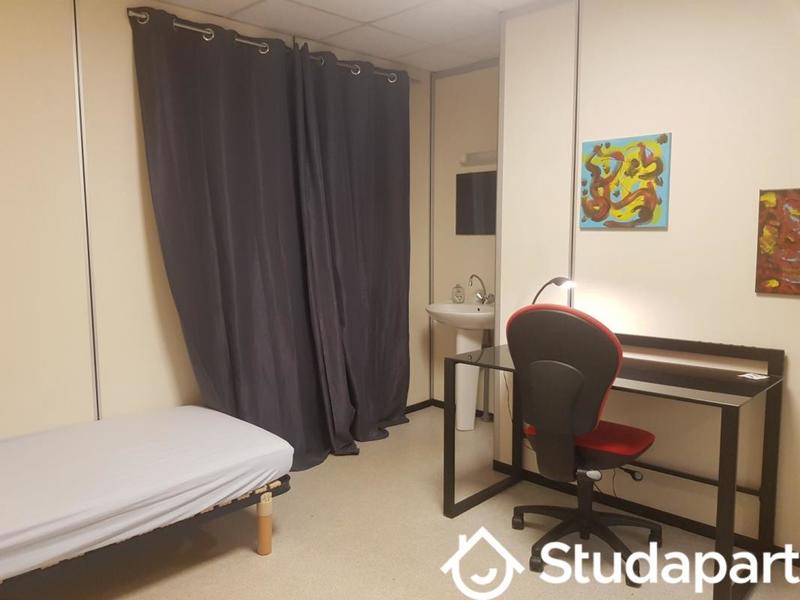 Chambre - 18 m² - 1 pièce