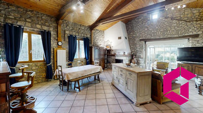 Maison ancienne - 190 m² - 6 pièces