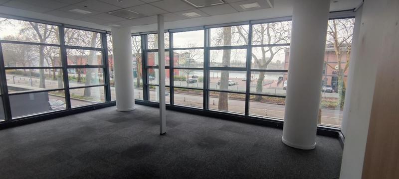 Bureau - 491 m² - 15 pièces