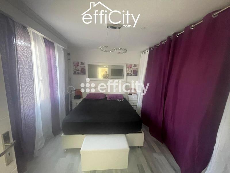 Maison - 180 m² - 5 pièces