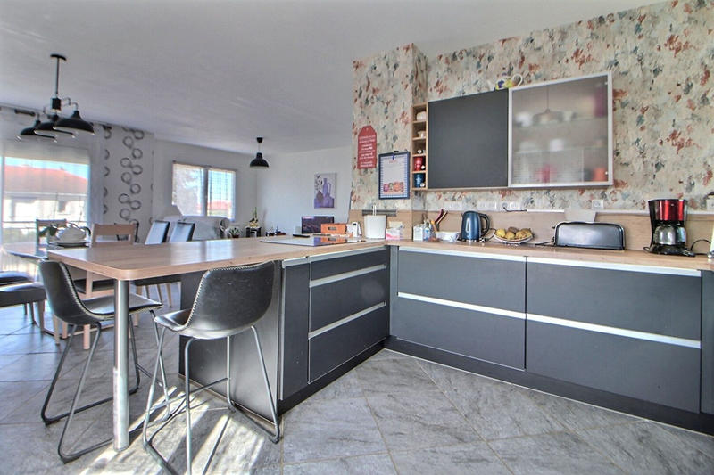 Maison - 90 m² - 5 pièces