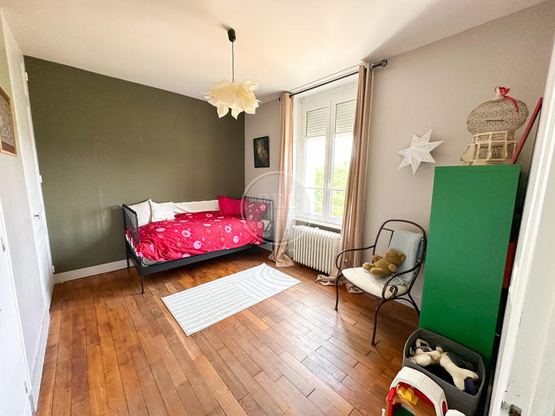 Maison - 121 m² - 6 pièces