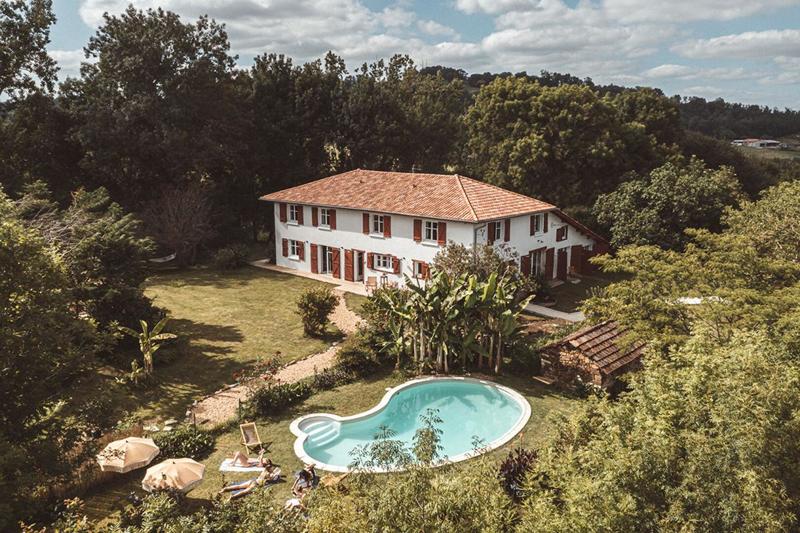 Maison - 426 m² - 13 pièces