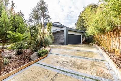 Maison - 250 m² - 8 pièces