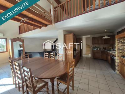 Propriété - 200 m² - 8 pièces