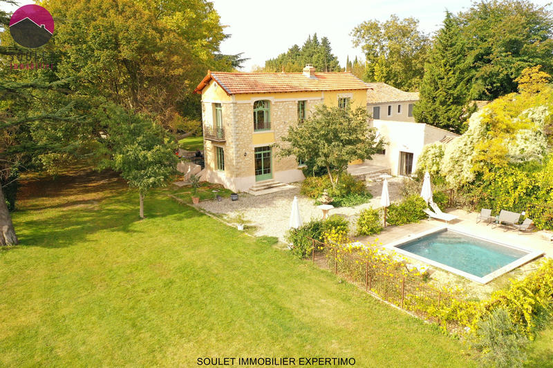 Propriété - 280 m² - 10 pièces