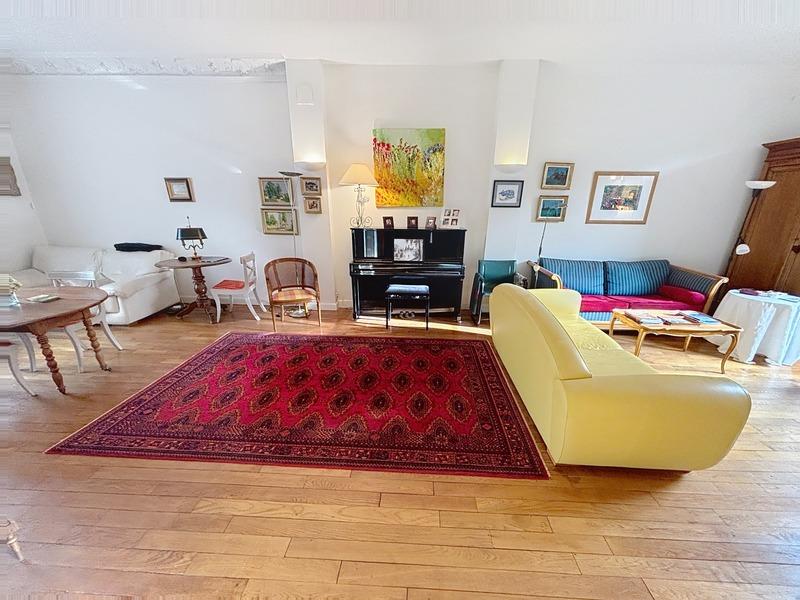 Maison bourgeoise - 200 m² - 9 pièces