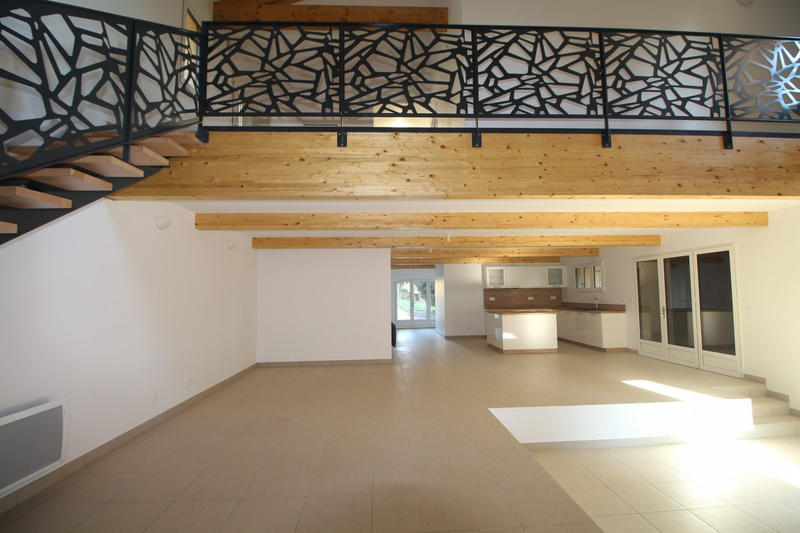 Maison - 201 m² - 5 pièces