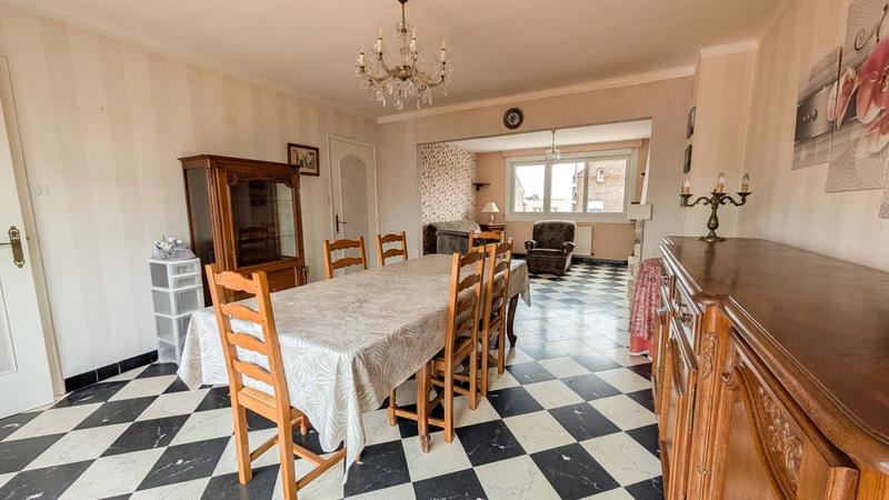 Maison - 111 m² - 5 pièces