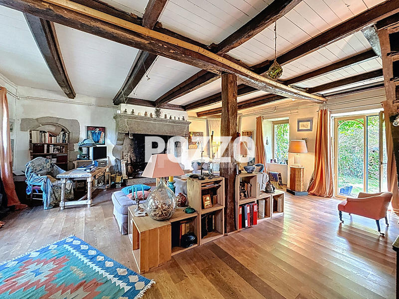 Maison - 210 m² - 8 pièces