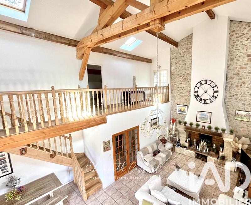 Maison - 211 m² - 6 pièces