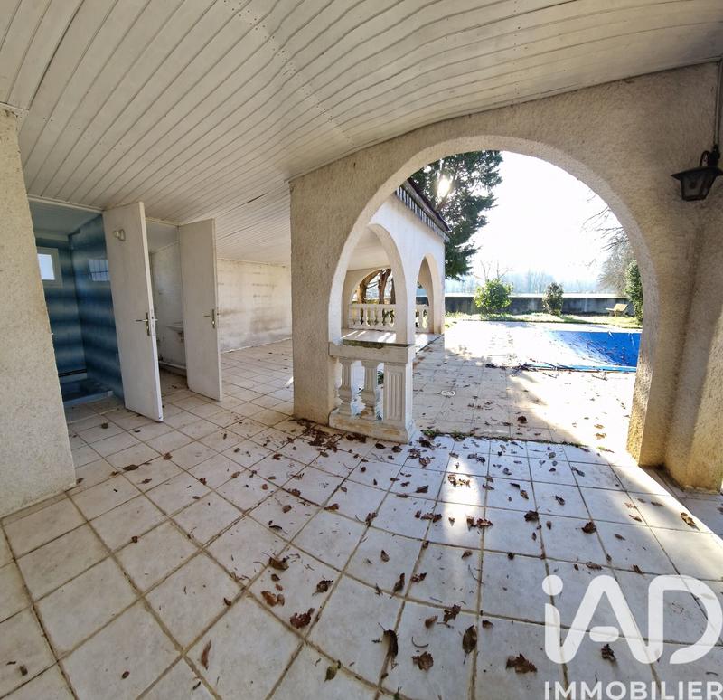 Maison - 250 m² - 8 pièces