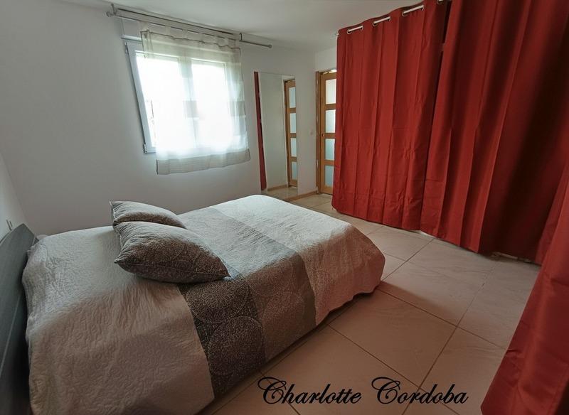 Maison - 253 m² - 9 pièces