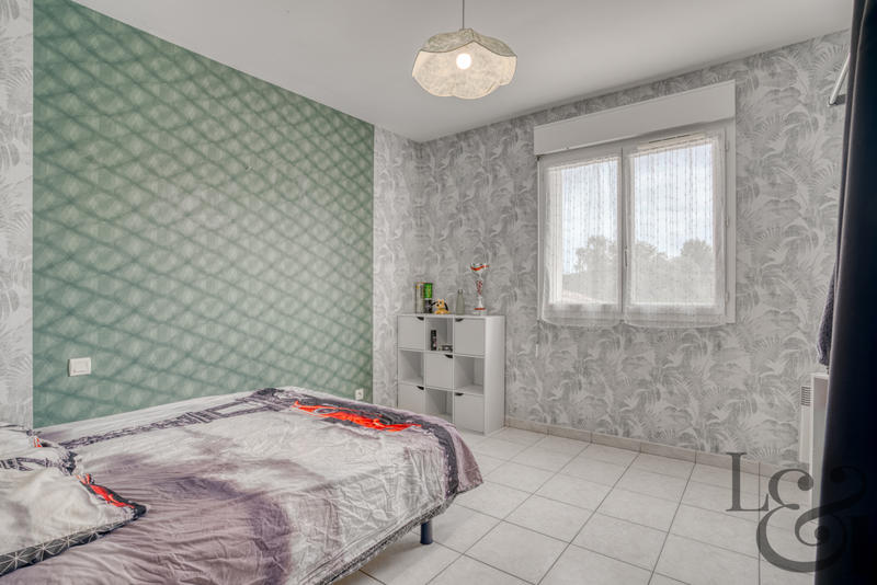 Maison - 240 m² - 11 pièces