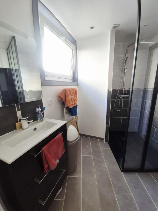 Maison - 214 m² - 8 pièces