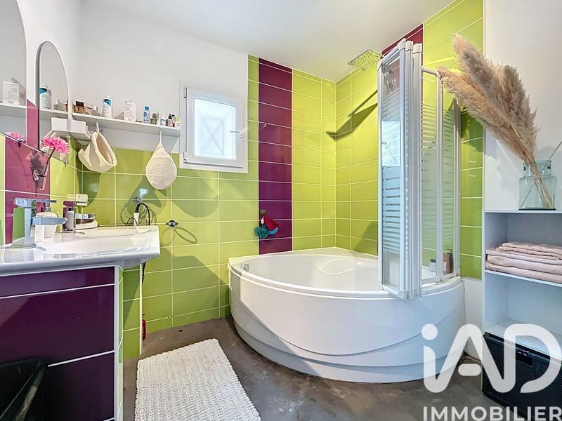 Maison - 270 m² - 9 pièces