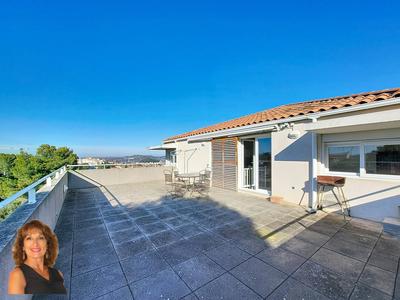 Appartement - 96 m² - 4 pièces