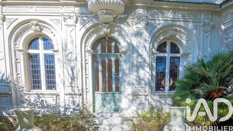 Maison - 225 m² - 10 pièces