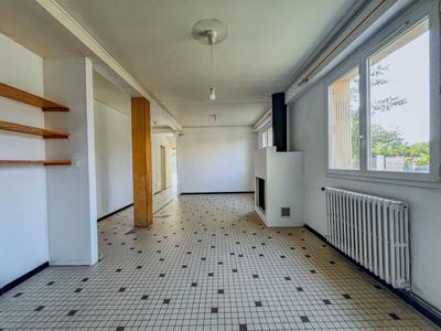 Maison - 210 m² - 9 pièces