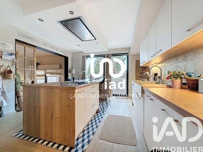 Maison - 252 m² - 10 pièces